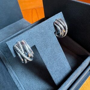 DAVID YURMAN STERLING SILVER HOOPS! LIKE NEW! VERY COMFORTABLE TO WEAR!